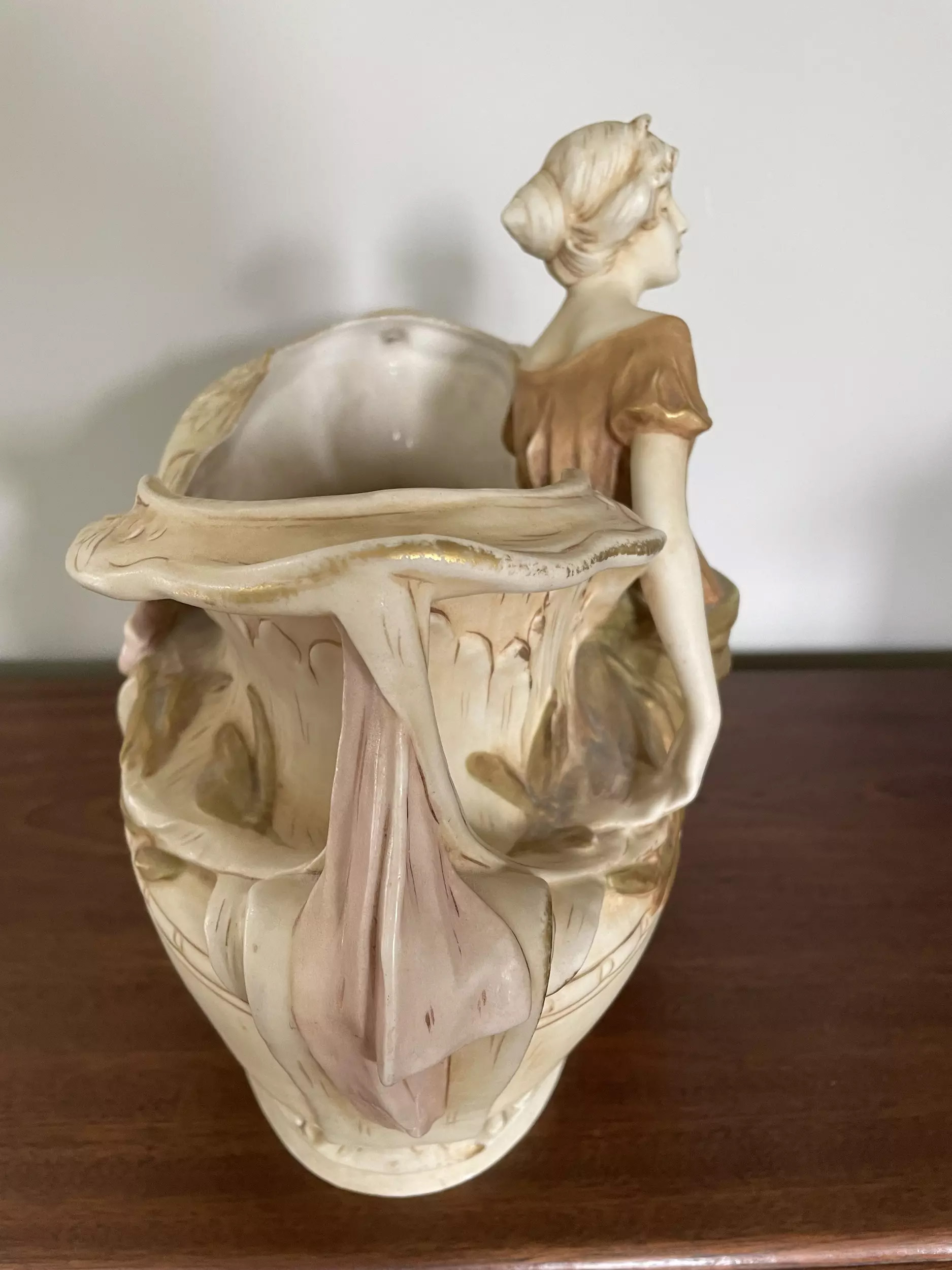 Jardinière Royal Dux cachet numéroté 1471 porcelaine de bohême polychrome - Galerie Georgette