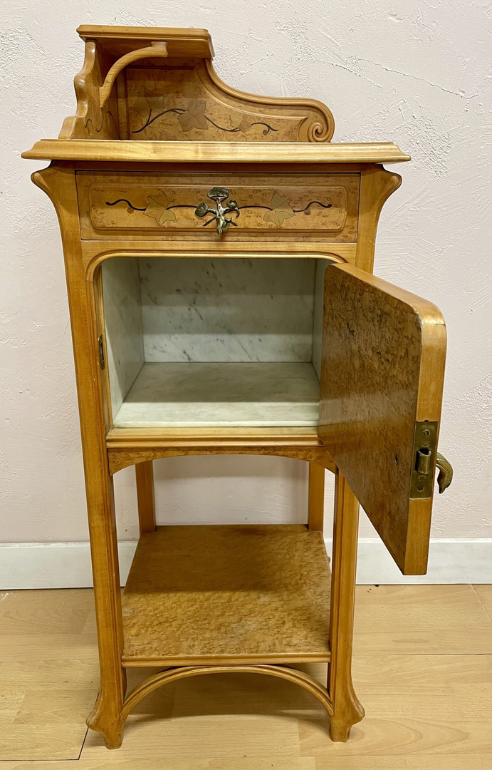 Table de chevet Art Nouveau École de Nancy motif lierre - Galerie Georgette