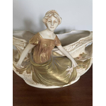 Jardinière Royal Dux femme assise porcelaine de bohême cachet numéroté 1471 - Galerie Georgette