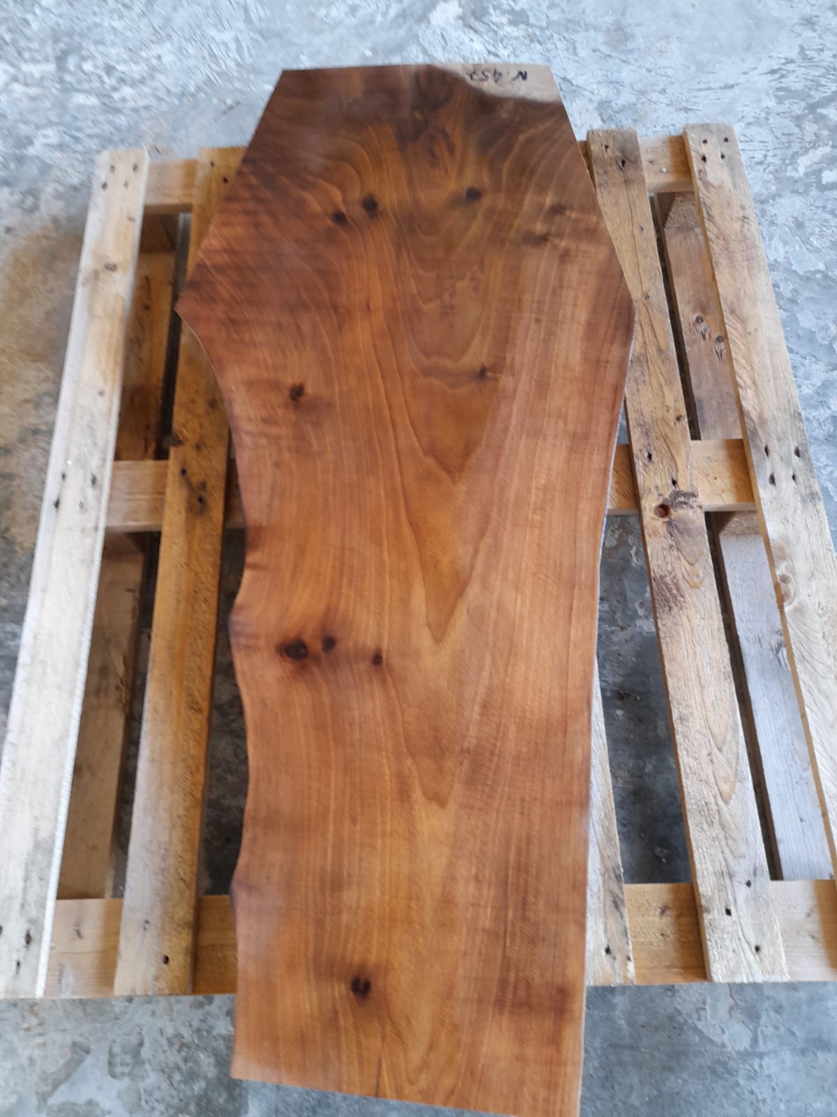n457 plateau noyer live edge