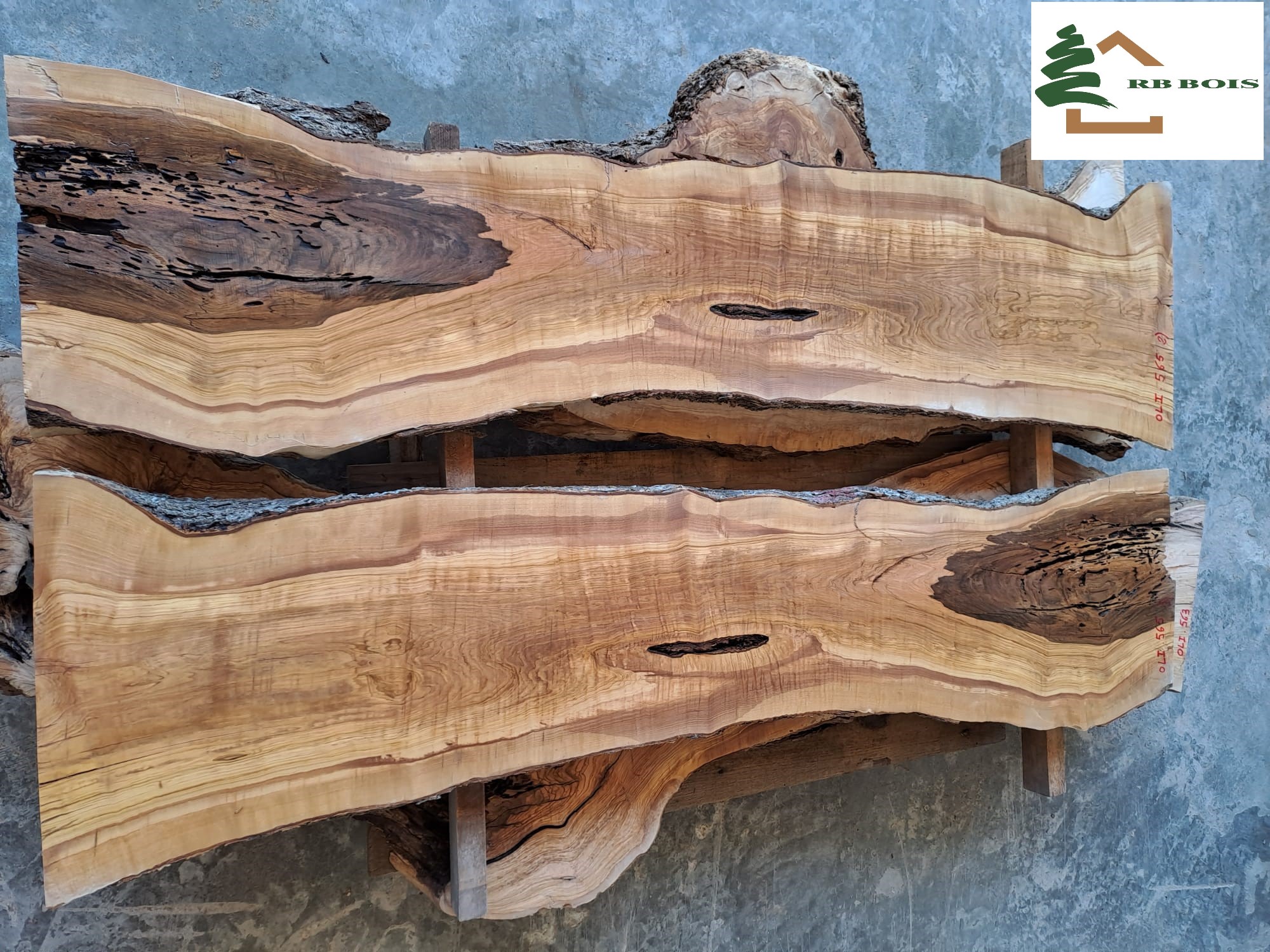2 plateaux olivier book matched live edge oli 565