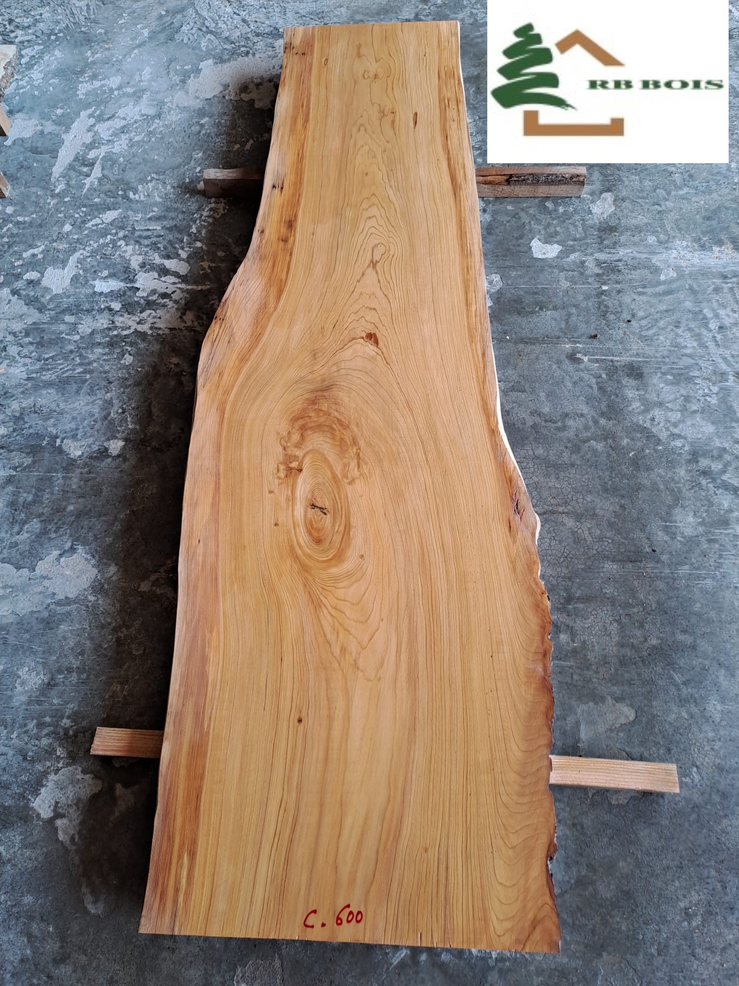 plateau cèdre live edge c 600