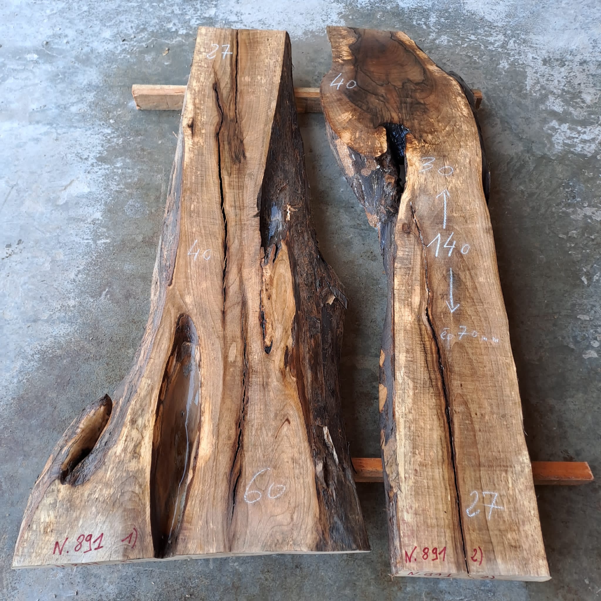 2 plateux noyer book matched n 891
