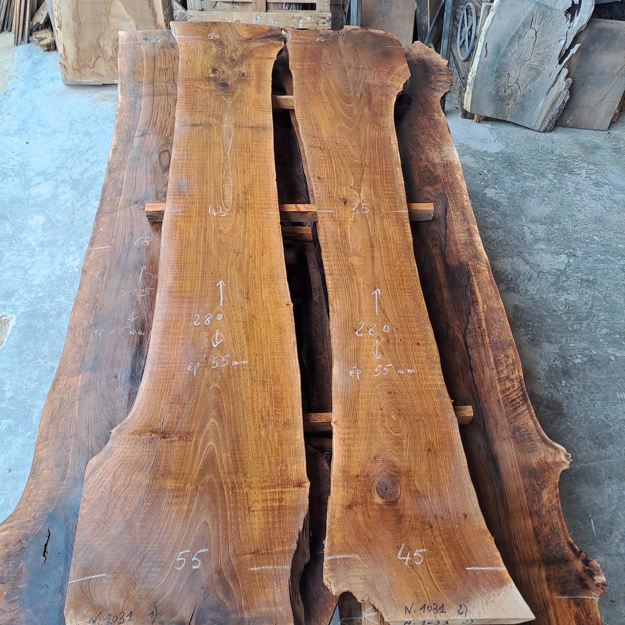 2 plateaux noyer book matched nbm1031