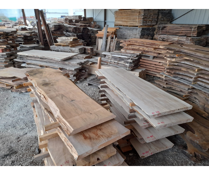entrepot stockage bois scies divers 700 x 585 px