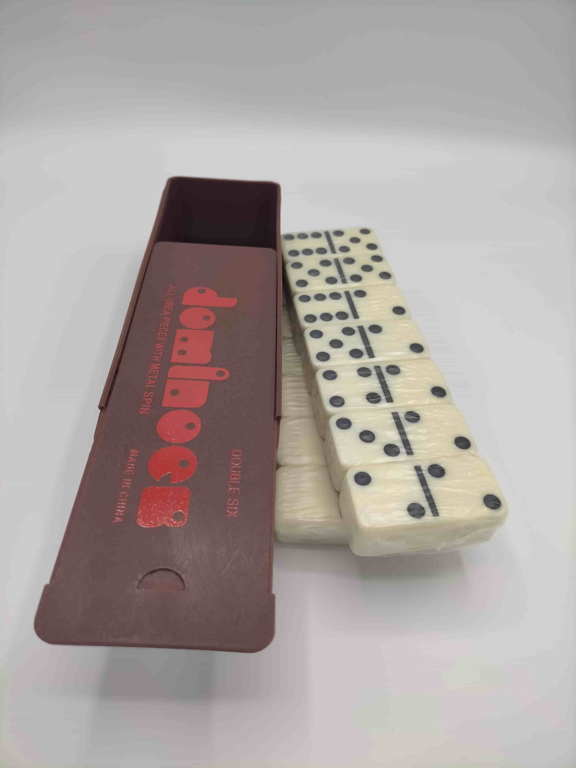 Jeux de domino double six noir et blanc