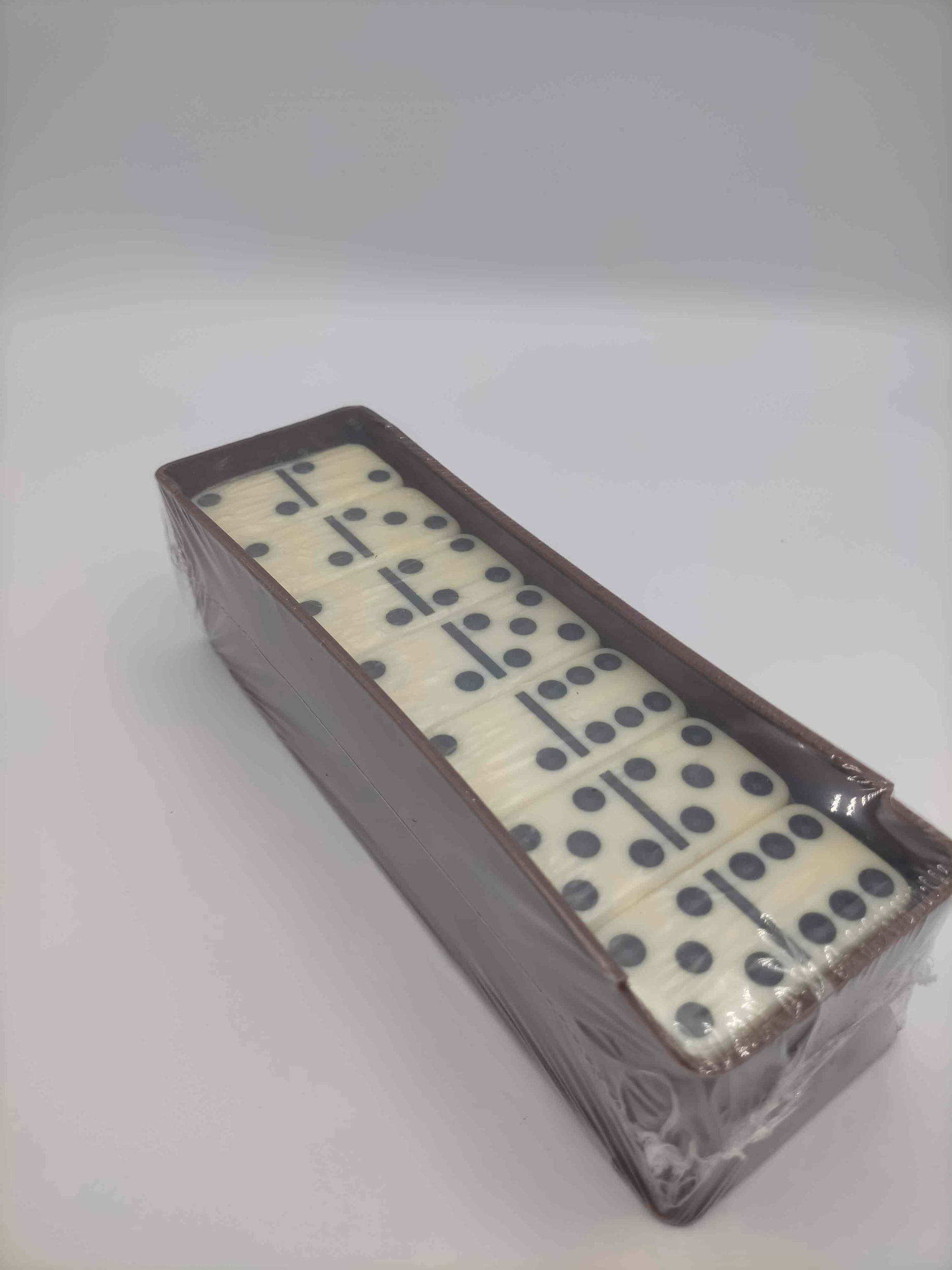 Jeux de domino double six noir et blanc sans couvercle droite