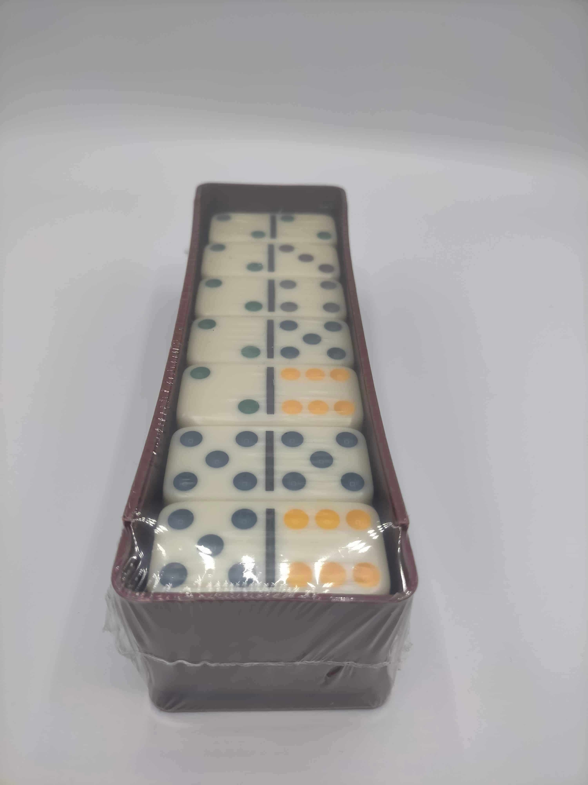 Jeux de domino double six de couleurs DE F O