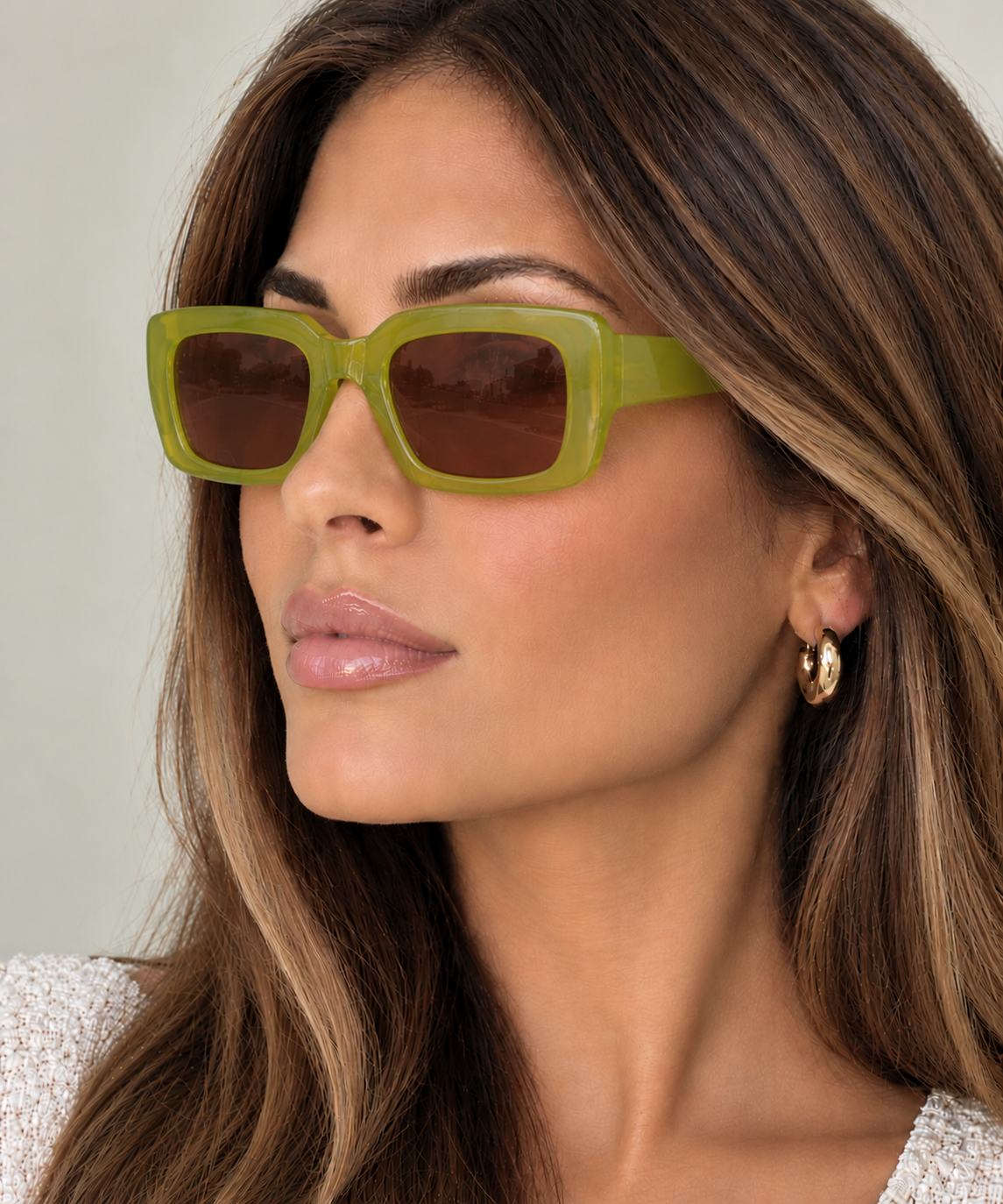 Portrait mode aux lunettes vert olive