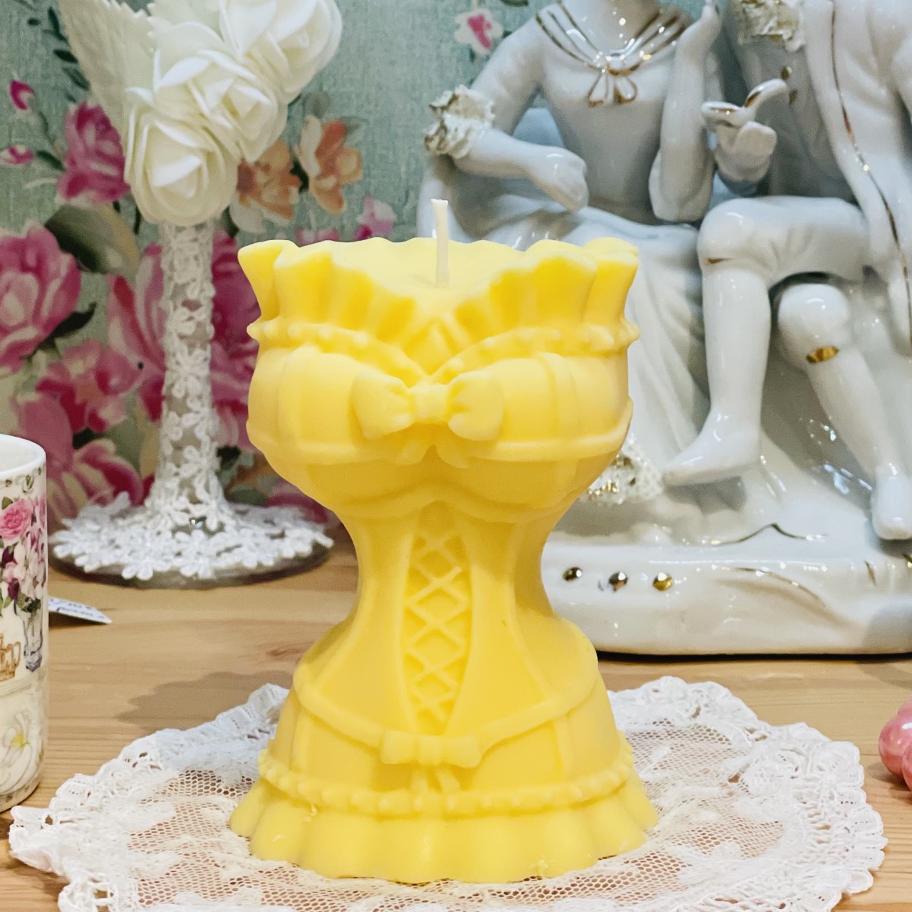 BOUGIE CORSET JAUNE MIMOSA - NON PARFUMÉE