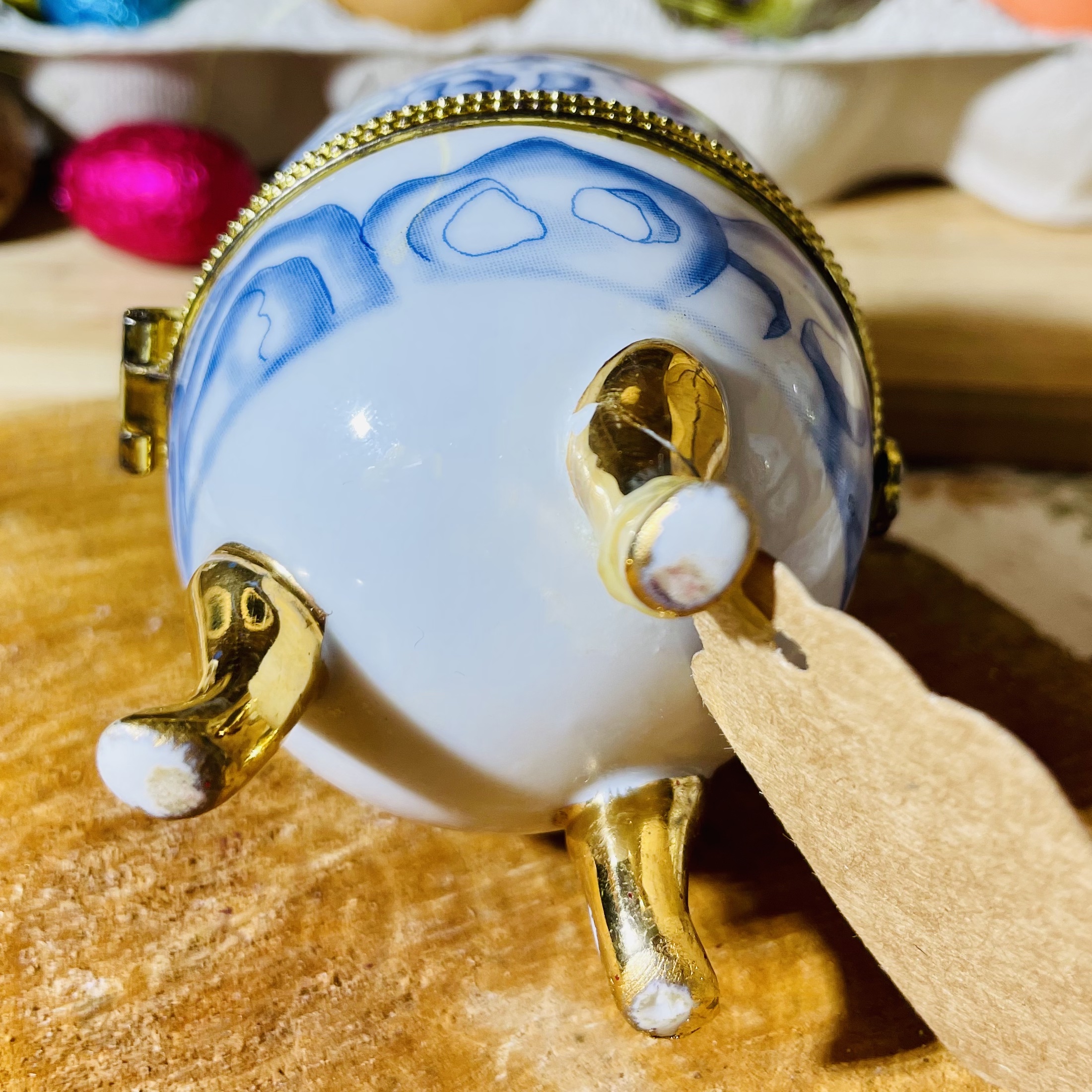 OEUF08 DESSOUS
