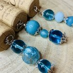 Porte clés perles bleu zoom 2