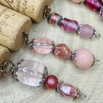 PORTE CLE PERLES BLANCHES ROSE