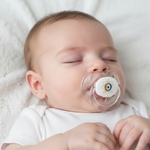 sucette nazar et bébé sucette qui a du sens sucette qui protege