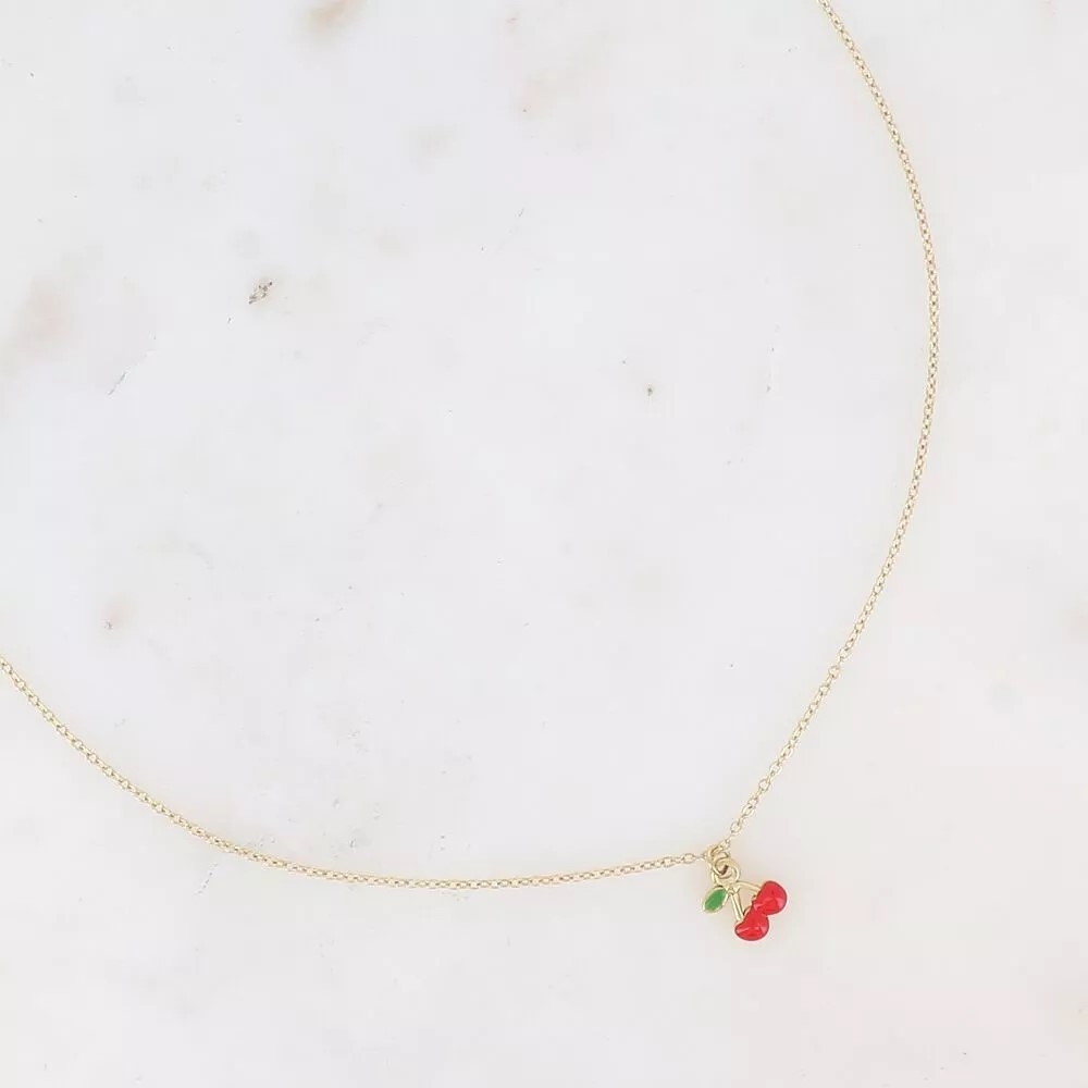 collier cerise