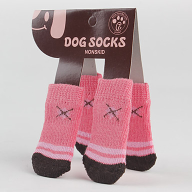 chaussettes-roses-pour-chien-avec-croix-marron