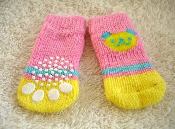 chaussettes-pour-chien-nounours