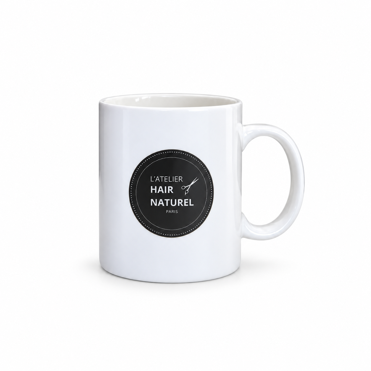 Mug blanc centré, logo visible