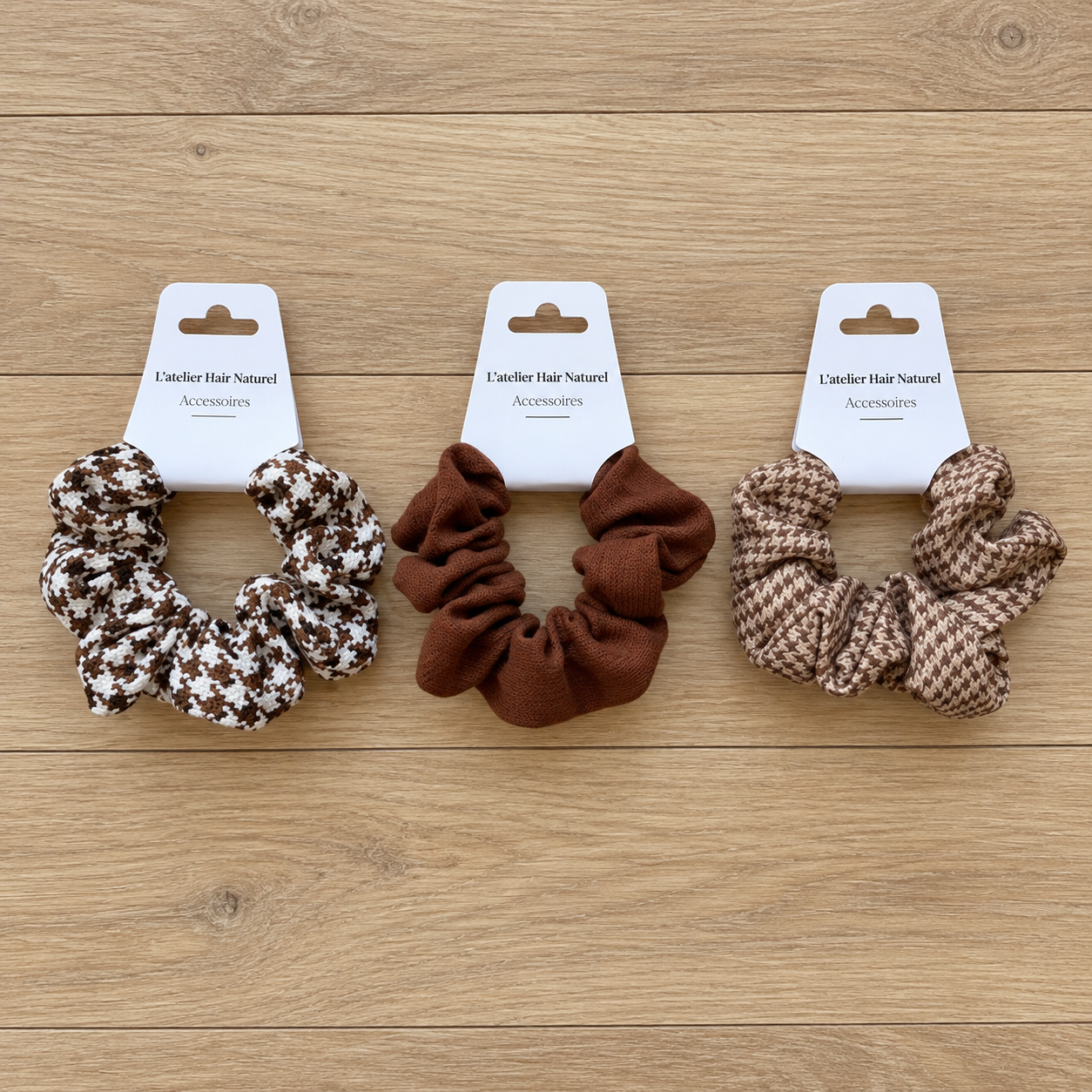 Trois chouchous sur parquet clair