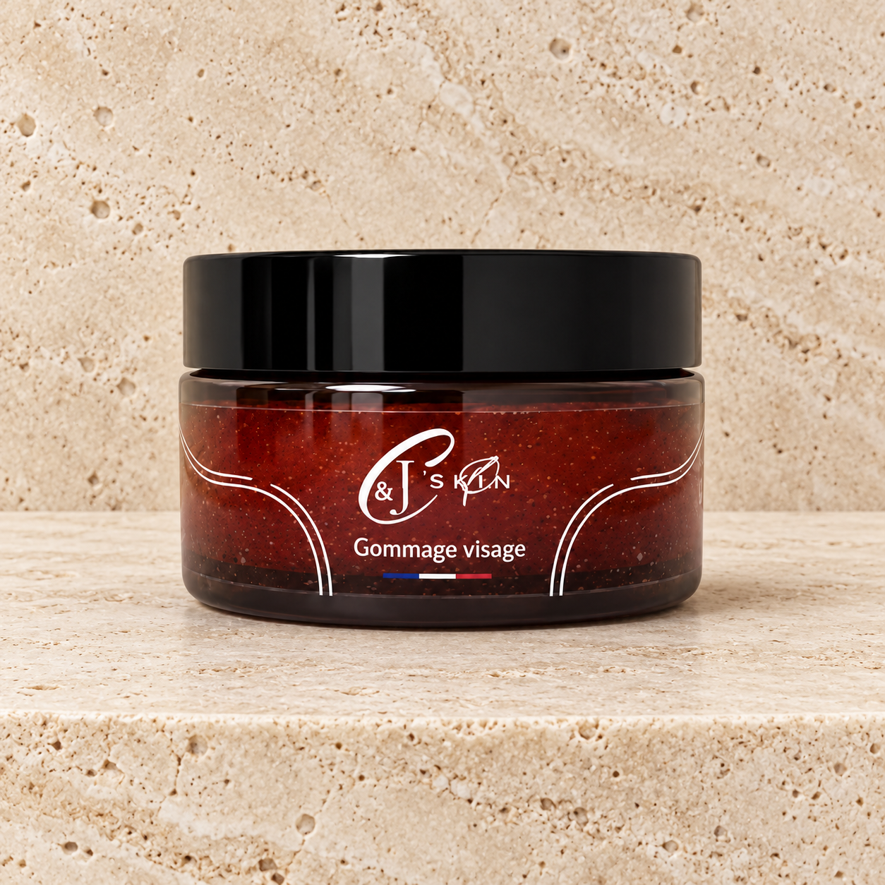 Gommage visage sur travertin beige