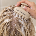 Massage du cuir chevelu sous la mousse