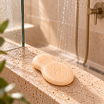 Savon exfoliant à l’abricot sous la douche