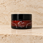 Masque visage ambré sur travertin beige