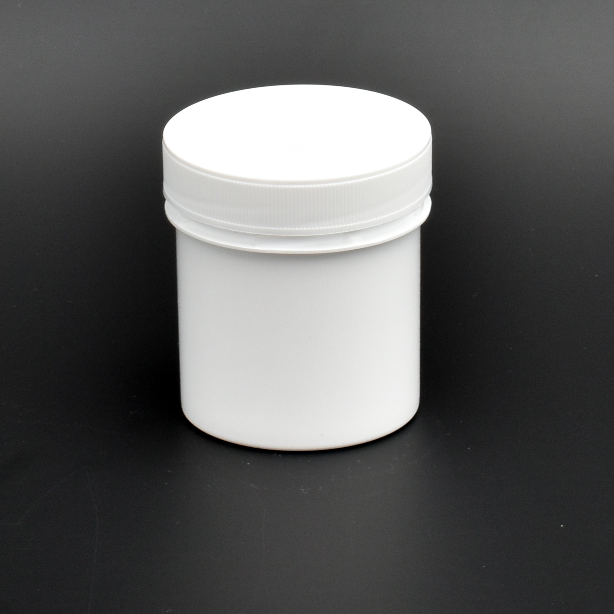 Pommadier blanc plastique rigide de 250 ml avec couvercle vissant