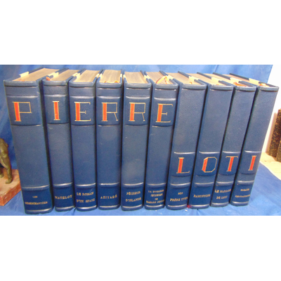 Loti  : 10 volumes  illustrés sur vélin à la forme,(dont 1 par M. Méheut )coloris aux pochoirs...