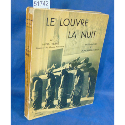 Verne  : Le louvre la nuit. 60 photographies de Laure Albin-Guillot....