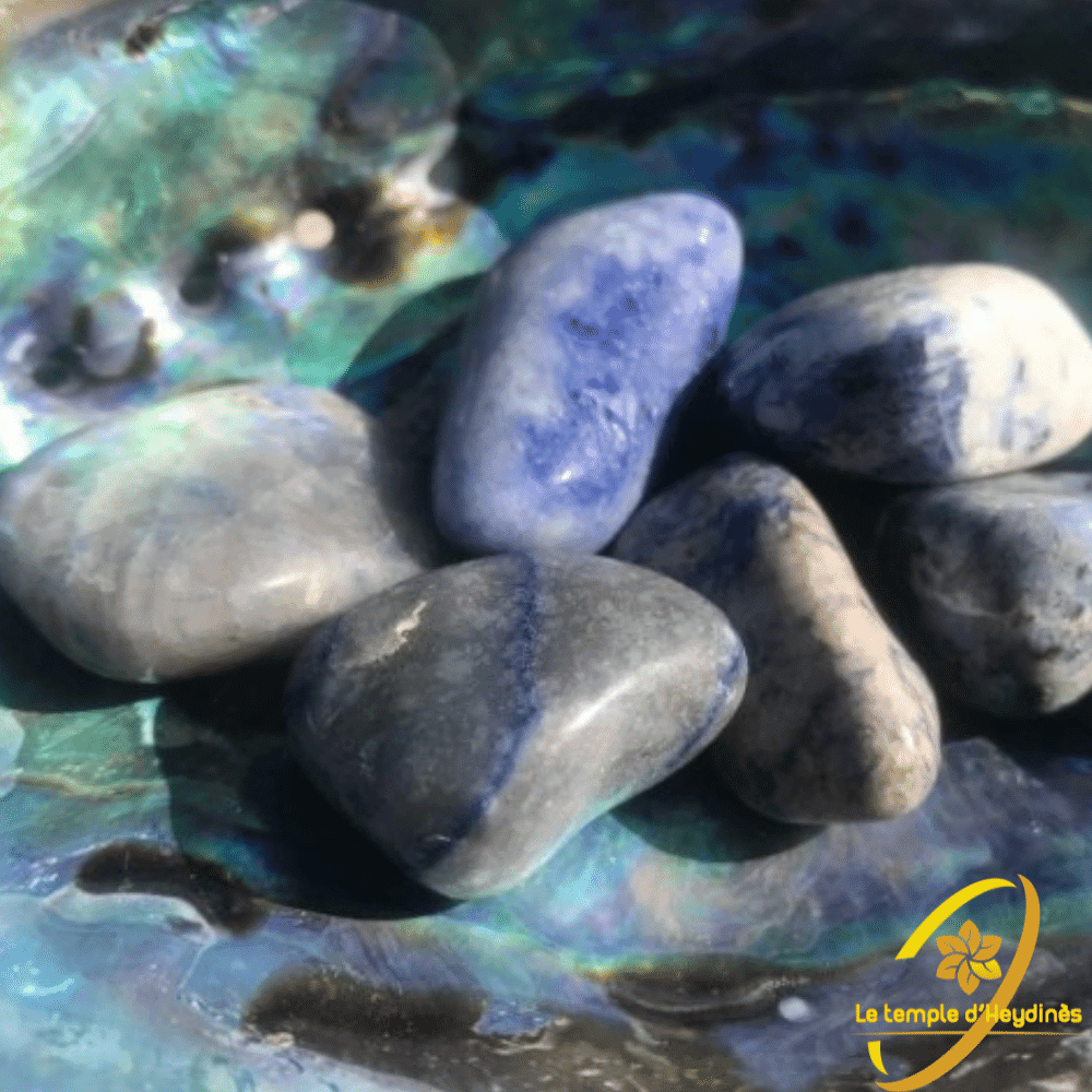 pierre-roulee-quartz-bleu-boutique-esoterique-le-temple-d-heydines