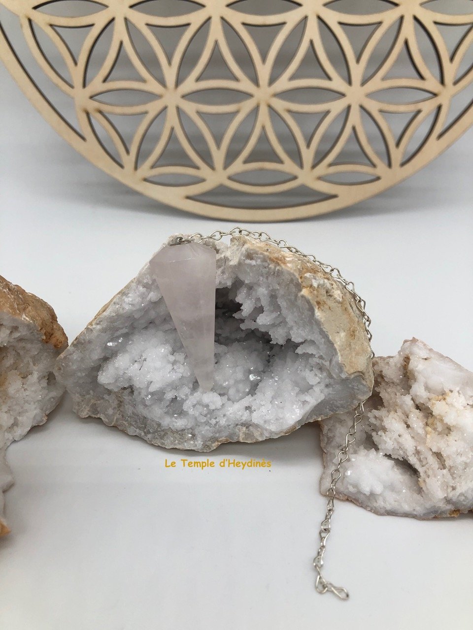pendule-en-pierre-naturelle-quartz-rose-boutique-esoterique-le-temple-d-heydines