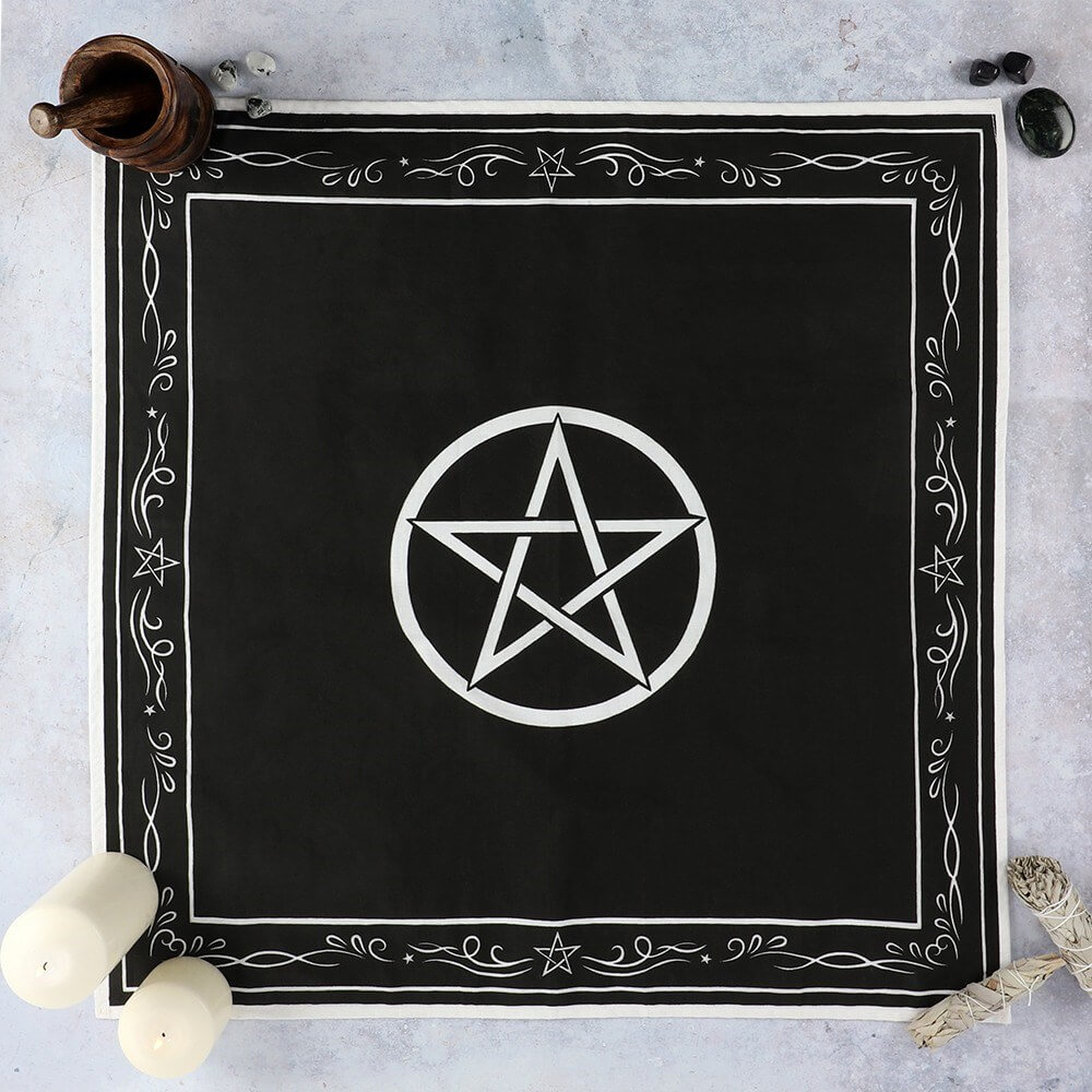 nappe-d-autel-pentagramme-noire-boutique-esoterique-le-temple-d-heydines