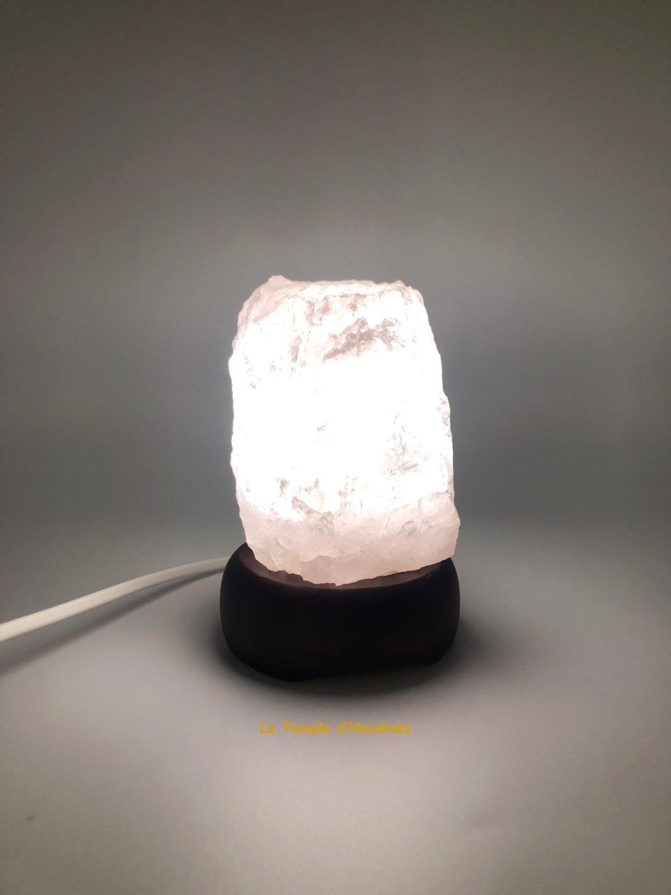 lampe-en-quartz-rose-boutique-esoterique-le-temple-d-heydines