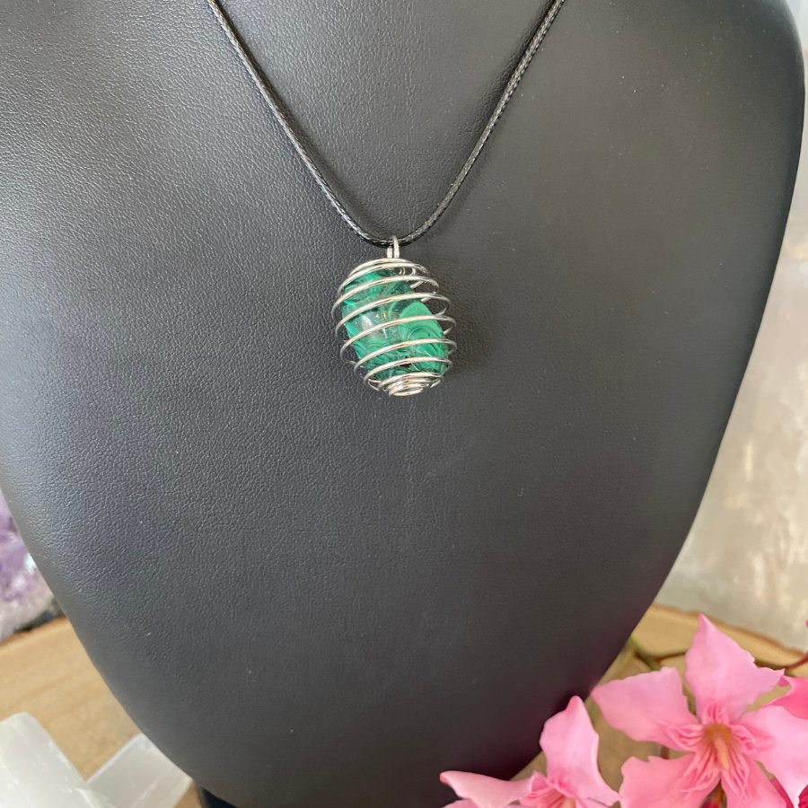 collier-spirale-malachite-boutique-esoterique-le-temple-d-heydines