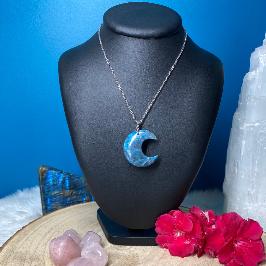 Collier pendentif Croissant de Lune en Apatite Bleue - Qualité Extra