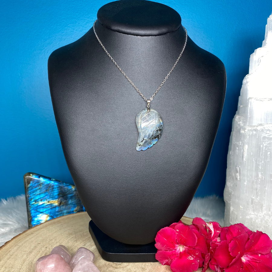 Collier pendentif Labradorite Bleue Aile d\'Ange - Qualité Extra