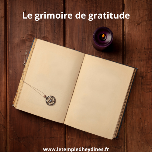 Comment tenir un grimoire de gratitude pour manifester la positivité dans votre vie