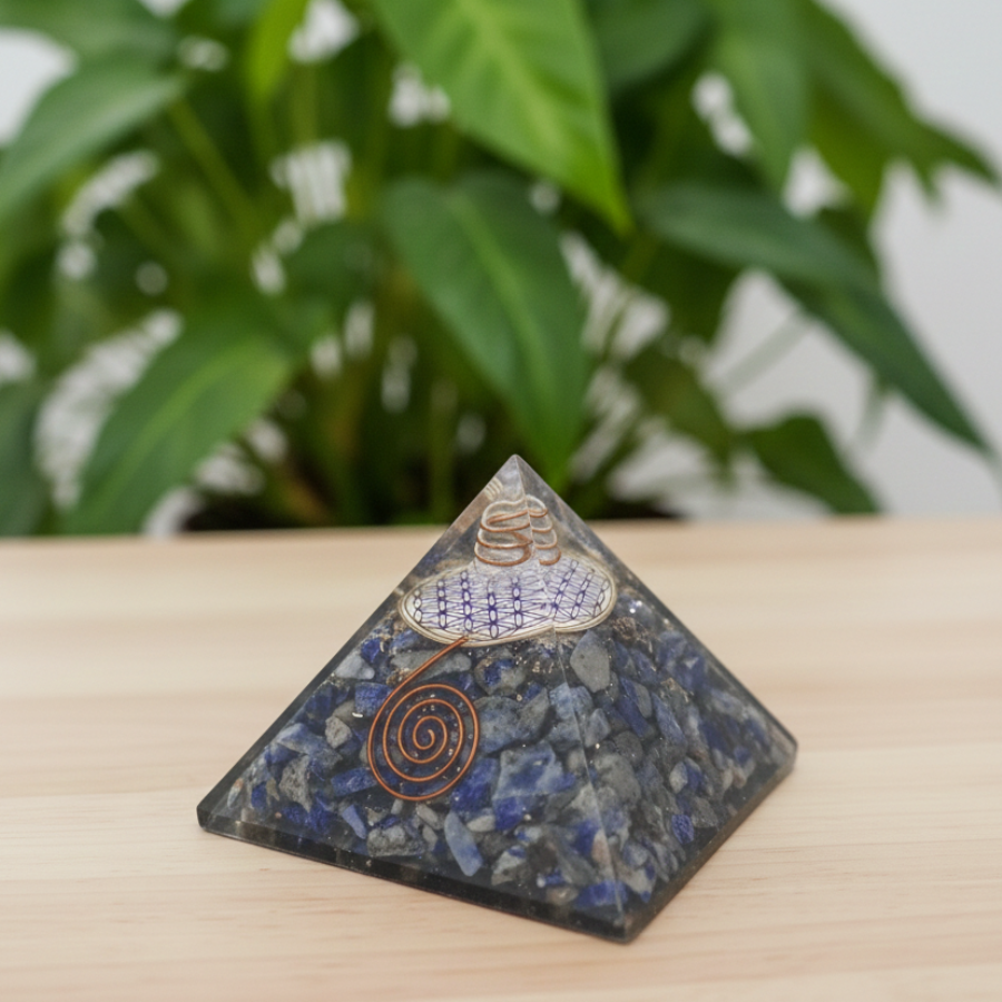 orgonite-pyramide-lapis-lazuli-fleur-de-vie-boutique-esoterique-en-ligne-le-temple-d-heydines