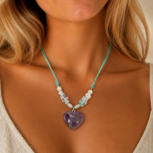 collier-fluorite-multicolore-forme-coeur-boutique-esoterique-en-ligne-le-temple-d-heydines