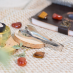 pince-en-inox-a-charbon-boutique-esoterique-le-temple-d-heydines
