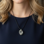 collier-spirale-topaze-bleue-creation-boutique-esoterique-le-temple-d-heydines