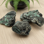 pierre-brute-emeraude-7-a-11cm-qualite-A-boutique-esoterique-en-ligne-le-temple-d-heydines