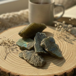 labradorite-pierre-brute-une-face-polie-qualite-A-boutique-esoterique-en-ligne-le-temple-d-heydines