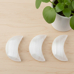 selenite-demi-lune-7-a-8-cm-qualite-A -boutique-esoterique-en-ligne-le-temple-d-heydines