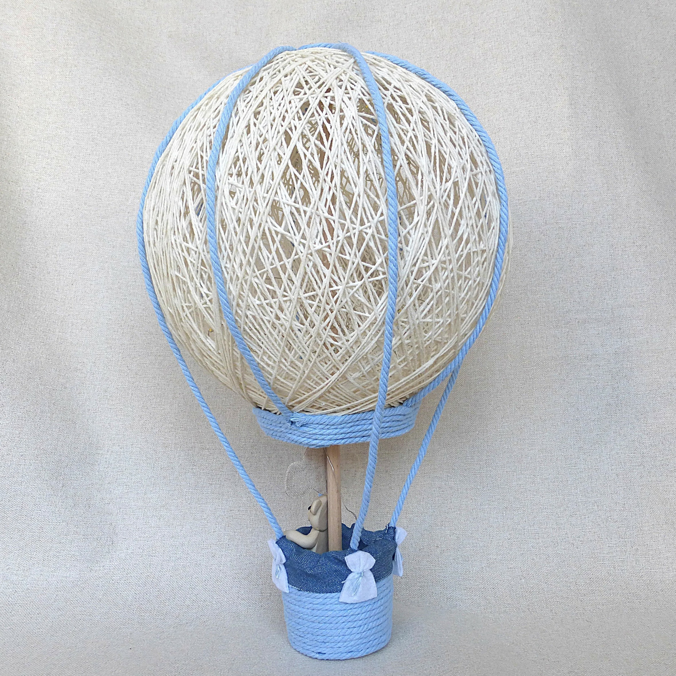 lampe de chevet enfant, veilleuse montgolfière persnnalisée