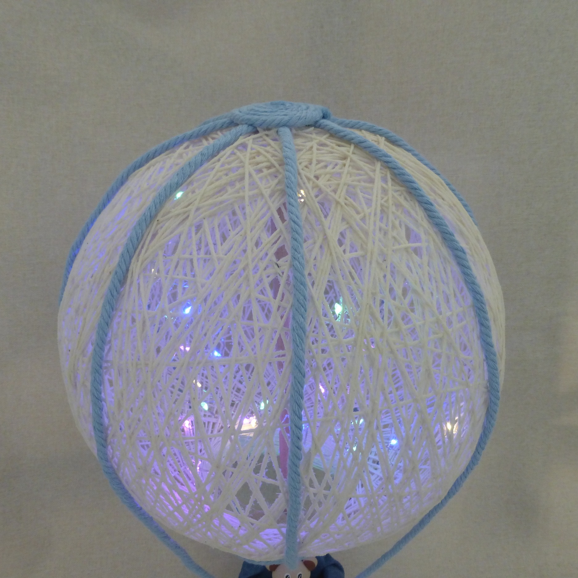 lampe de chevet enfant, veilleuse montgolfière persnnalisée (1)