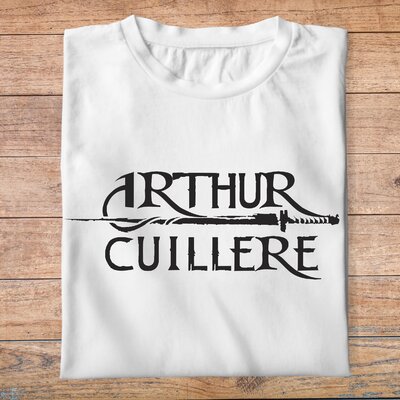 fk2- Kaamelott - Arthur cuillère - t shirt plié homme - couleur blanc