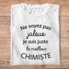 ftm23-métiers-ne-soyez-pas-jaloux-je-suis-juste-le-meilleur-chimiste-t shirt-plié-homme-couleur-blanc