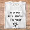 flcdlp2- La cité de la peur - La victime a été tuée à la saucisse et au marteau - t shirt plié homme - couleur blanc